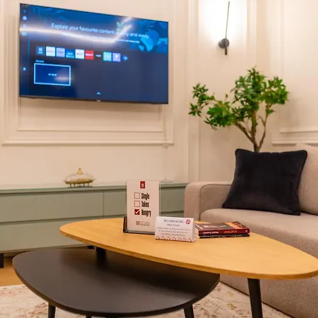 Garden Luxury Residences * ティラナ