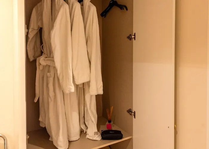 Garden Luxury Residences アパート ティラナ