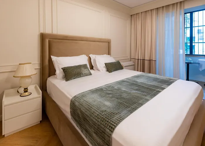 Garden Luxury Residences アパート