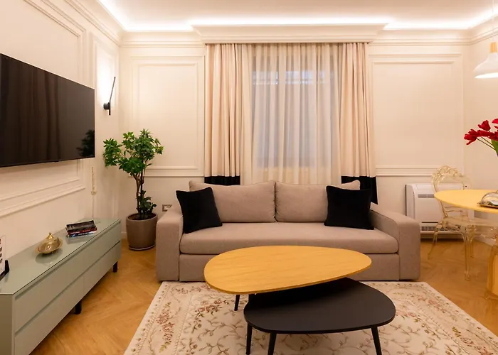 Garden Luxury Residences * ティラナ